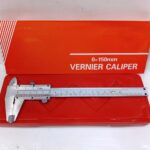 Analog vernier caliper with a 0-150mm (0-6 inch)