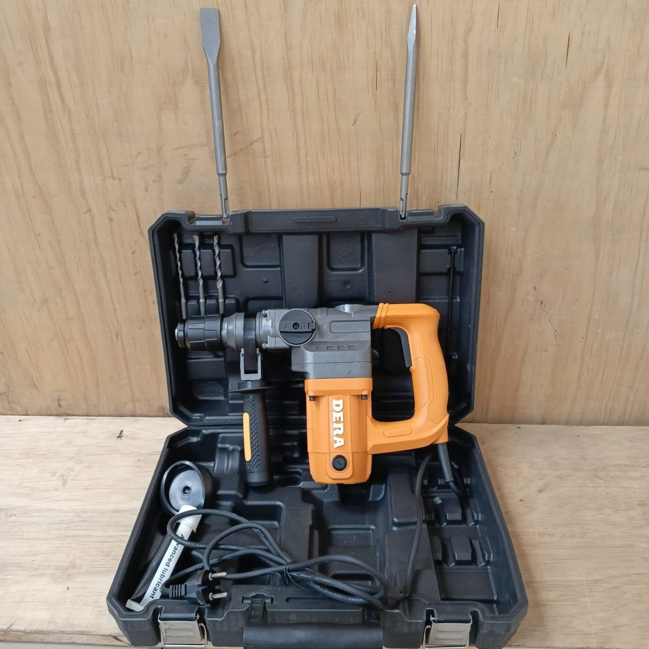 b8d389a8-2c11-4e20-a914-0c158a7e13af Dera 1200W Rotary Hammer Drill - Image 1
