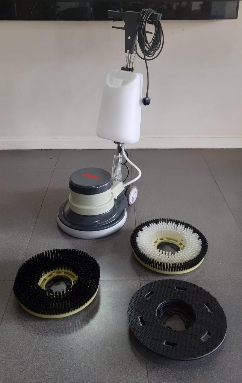 e212abde-c5eb-43ce-b9c9-7492e94879ba Astramilano floor scrubber with BRUSHES - Image 1